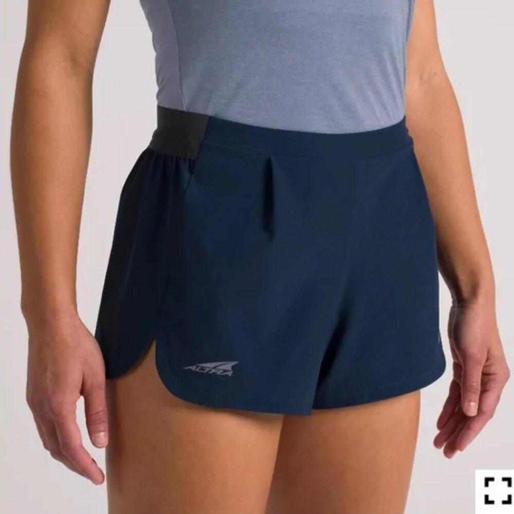 Lightweight Altra Women's VANISH 2" Navy Running Shorts Size M Zipped Pocket